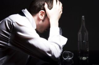 Почему страдают алкоголизмом: лечение