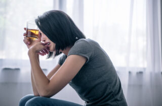 Как разговаривать с алкоголиком женщиной: рекомендации психолога