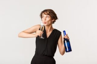 Как женщины становятся алкоголиками: этапы